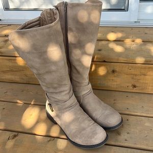 Tan fall boots, call it spring, size 8.5